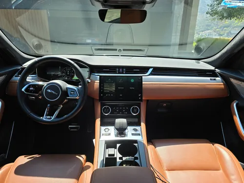Jaguar F-pace R Dynamic Se 3.0t Mild Hybrid 2023, 26,000 Km