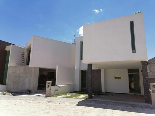 Imagen 1 de 12 de Casa Sola En Venta Privada Quinta Bonita