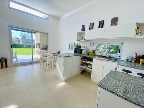 Imagen 11 de 30 de Vendo Casa Toda En Una Planta, 3 Habitaciones 2 Baños Y Toilette, Piscina Ya Terminada!