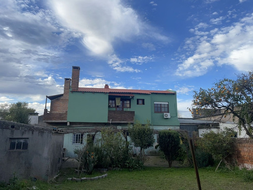 Dueño Vende 2 Casas En Un Mismo Padrón. Muy Próximo Al Centro, Shopping-terminal, Y Centros De Estudio.