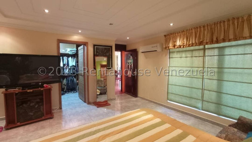 Acogedora Casa De Dos Nivele Trigal Sur 24-20836