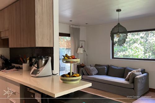 Venta - Casa Remodelada En Vitacura
