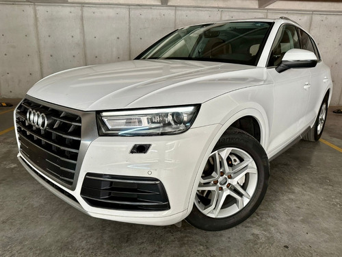 Audi Q5 2.0 L4 Select S-tronic At