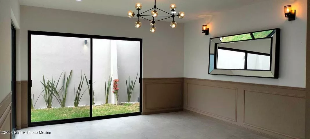 Casa Recamara C/ Baño En Planta Baja En Venta Lomas De Juriquilla Qro