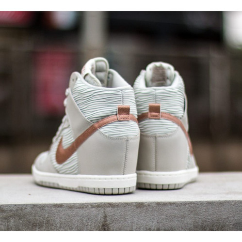 Nike Wmns Dunk Sky Hilight Bone/ Metalic Red Bronze-talla25