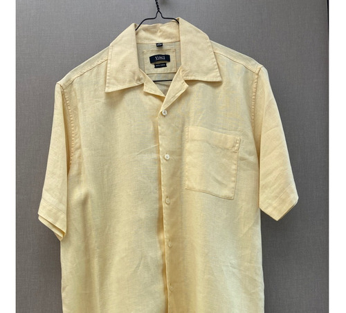 Camisa De Lino Manga Corta Color Amarillo Claro Talla 37/38 (Usado)