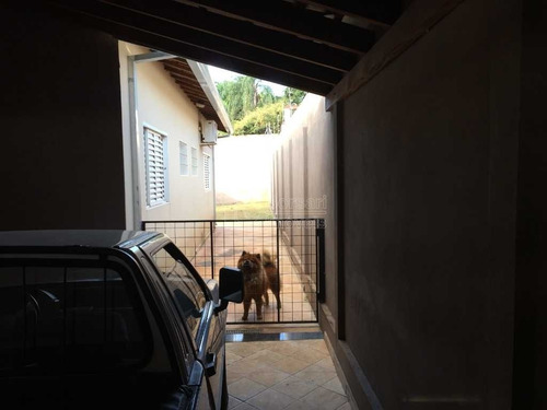 Imagem 3 de 6 de Venda De Casas / Padrão Na Cidade De Araraquara 10236