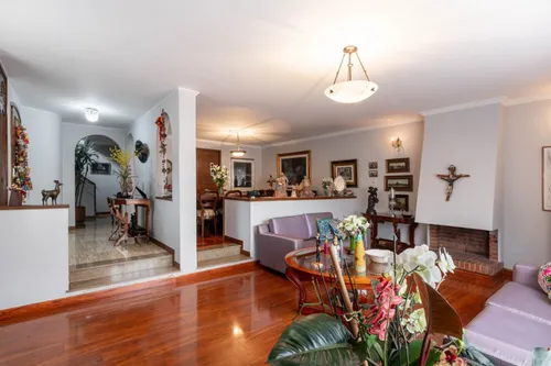 Casa En Arriendo/venta En Santa Barbara Central. Cod V11256