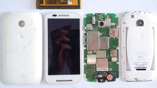 Motorola Xt1021 Blanco Para Reparar/piezas/completo