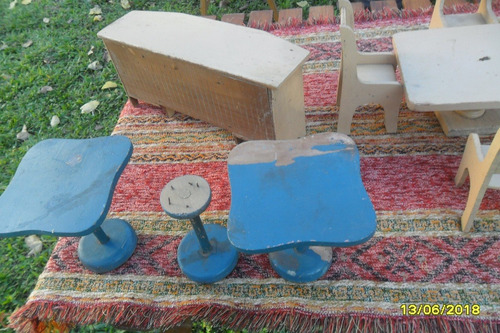 Imagen 7 de 10 de Lote Antiguo Juego Muebles Cama Mesa Sillas Aparador Muñecas