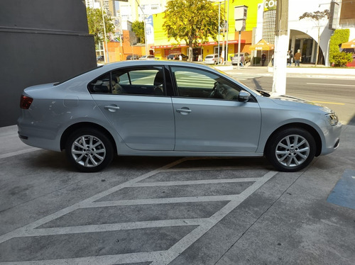 Imagem 9 de 10 de Vw Jetta Confortline 2.0 Aut 2012