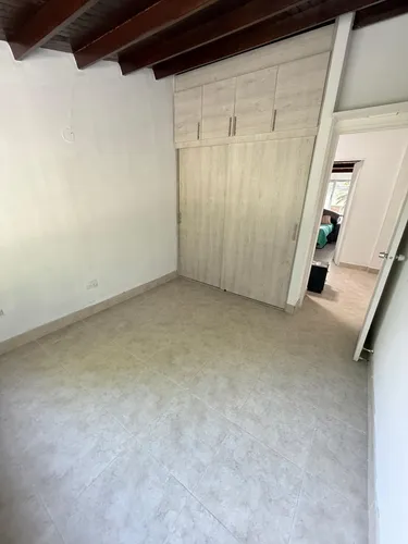Casa En Venta En Calasanz. Cod V17229