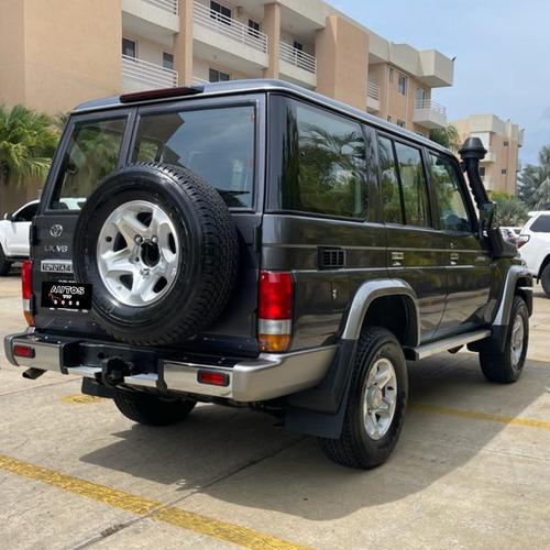 Imagen 6 de 13 de Toyota Land Cruiser Machito
