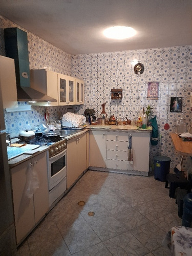 Imagen 12 de 28 de Fernando Guerrero Vende Casa Urb Trigal Sur Calle Abierta, Av Ppal Del Triga