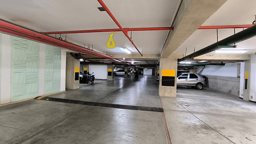 Alquiler / Campo Alegre/ 3 Habitaciones/ 3 Baños / Aquiler $ 2900