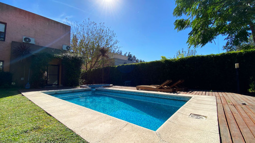 Casa En Venta, 5 Ambientes, En Altos Del Sol