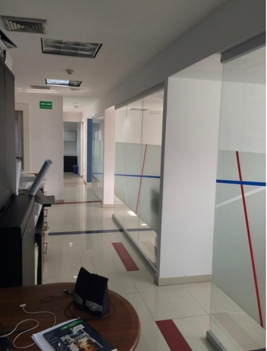 Imagen 3 de 11 de Oficina Comercial Naguanagua C.c. Cristal Za