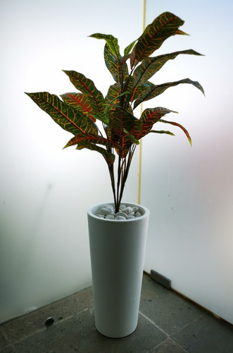 Set Planta Artificial Con Maceta Minimalista De Plástico