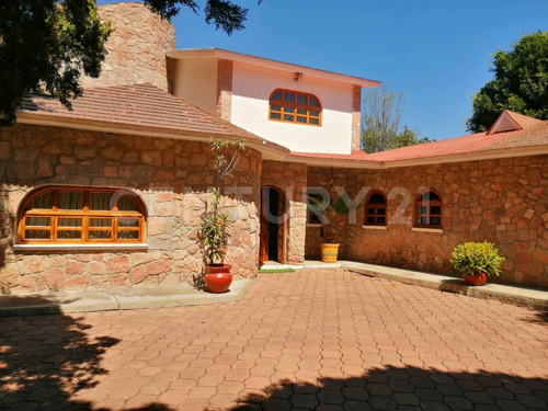 Se Vende Excelente Casa En Jurica