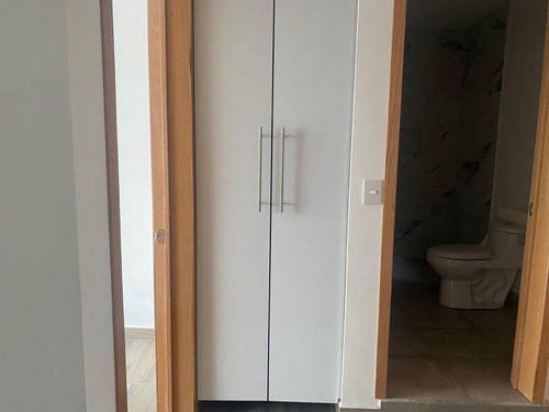 Casa En Venta A Pie De Calle En Residencial El Refugio, Querétaro