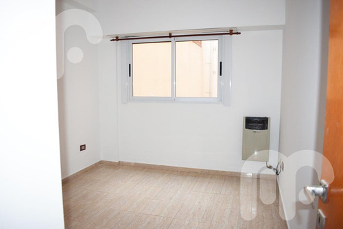 Imagen 8 de 12 de Venta Departamento - La Plata