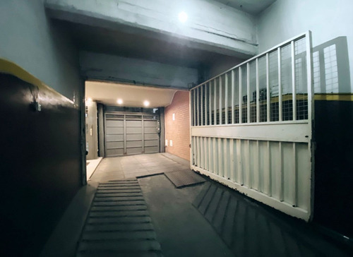 Imagen 1 de 8 de Venta Excelente Inversión Cochera Rampa Colegiales