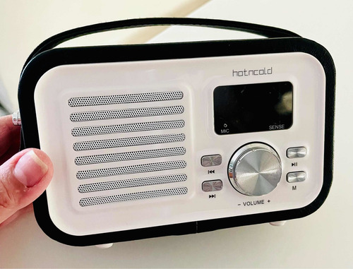 Bocina Bluetooth Y Radio Fm Retro Subwoofer Importada (Usado)