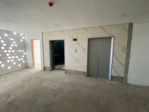 Oficina En Venta O Alquiler En Maracaibo, En Prestigioso Edificio Nuevo