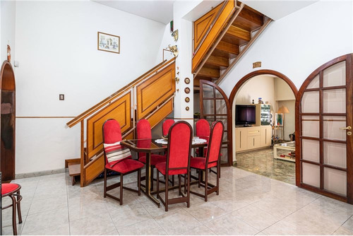 Venta Casa 6 Amb.villa Devoto Garage Quincho Playr