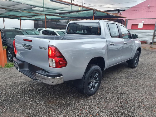 Toyota Hilux 2.4 Dc 4x2 Tdi Sr L20 2025