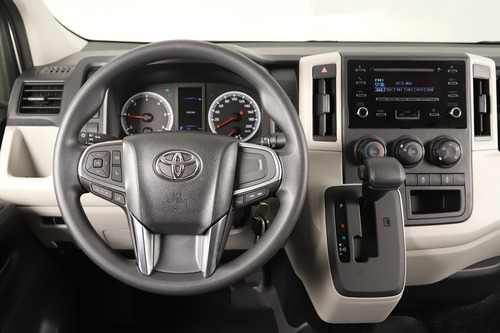 Toyota Hiace 2.8 Tdi Furgón 6at L2h2 3a 5p