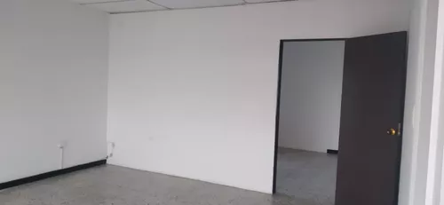 Oficina Con Excelente Ubicación Cod. 55515