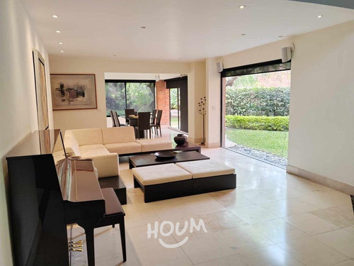 Casa En Jacarandas, Querétaro Con 3 Recámaras, 392 M², Id: 155560