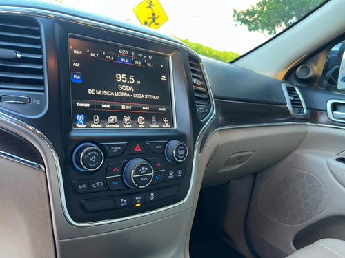 Jeep Grand Cherokee 3.6 Limited Lujo V6 4x2 At