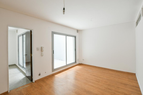Imagen 5 de 14 de Departamento De 1 Dormitorio En Venta Con Patio En El Centro De Rosario