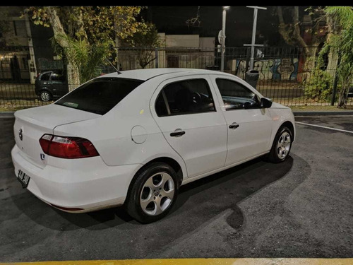 Volkswagen Voyage 1.6 101cv 2014 Nafta/gnc Impecable