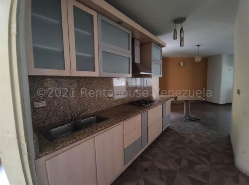 Imagen 9 de 21 de Casa En Venta En El Limón, Av. Universidad, Maracay, 22-14660 Mv