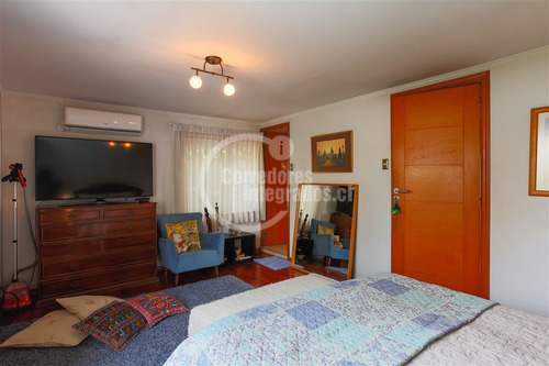 Casa En Venta De 5 Dorm. En Las Condes