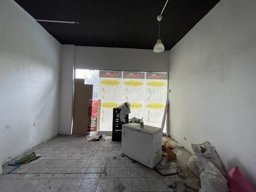 Arriendo Local Comercial De 67,82 M2, Metro Monte Tabor