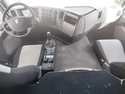 Renault Premium 440