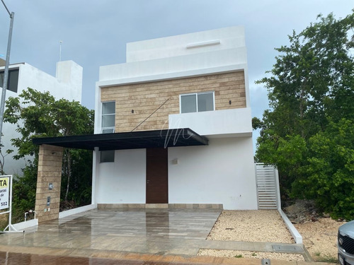 Imagen 2 de 21 de Casa En Venta En Cancun En Rio Residencial