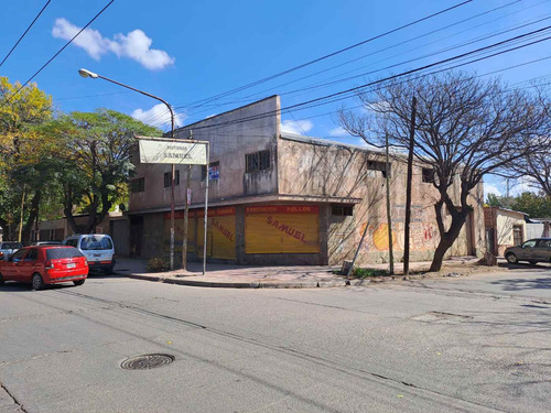 Venta Galpón + Local + Depósito