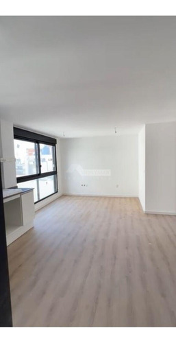 Venta Apartamento 2 Dormitorios Centro Soriano Y Héctor Gutiérrez Ruiz Ed. Horus Art 3 Con Patio