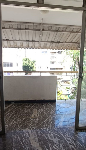 Apartamento En Venta En La Urb. Los Palos Grandes. Km