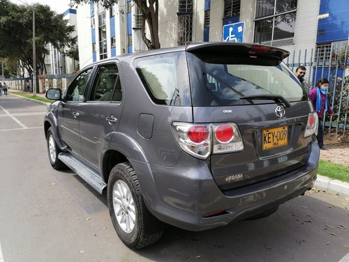 Toyota Fortuner Urbana 2700cc 4x2 At Aa Ab Abs