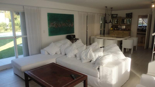 Casa De 4 Dorm. Muy Luminosa, Instalada Y Con Muebles