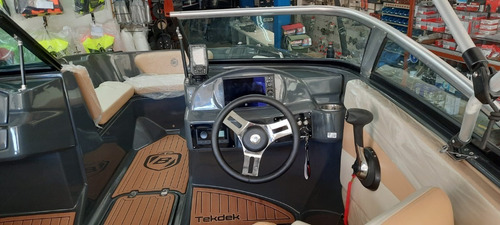 Imagen 6 de 9 de Lancha Bermuda Discovery 190 Mercury 200hp V6 4t 2023