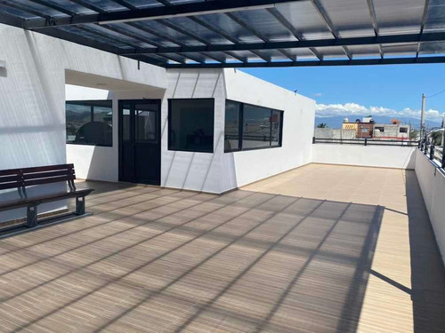 Venta, Casa Grande De 6 Recamaras Y 4.5 Baños Con Jardín