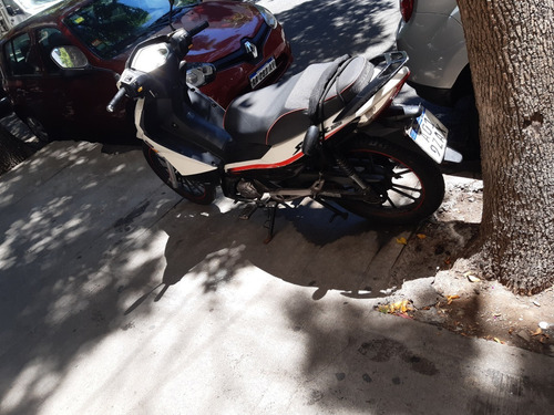 Imagen 3 de 3 de Moto