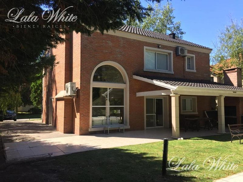Imagen 3 de 28 de Venta - Casa En Saint Thomas Sur